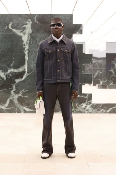 Look 28